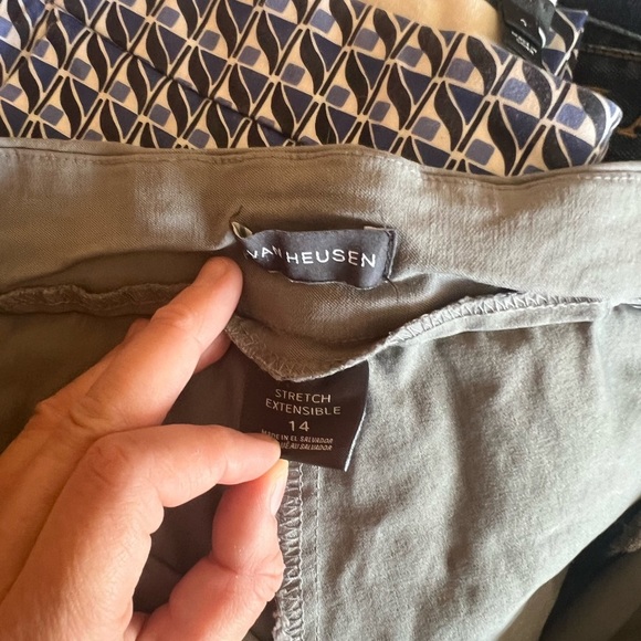 Van Heusen - Stretch Extensible Pants - Picture 2 of 3